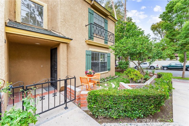 2514 Monte Carlo Drive, Santa Ana CA: https://media.crmls.org/medias/b138fa73-b87e-42bd-8a5f-e155c880e786.jpg