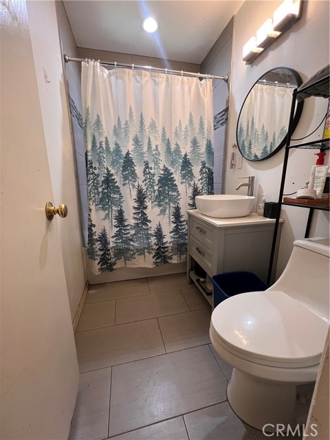 Detail Gallery Image 5 of 18 For 1918 W Piru St, Compton,  CA 90222 - 4 Beds | 2 Baths