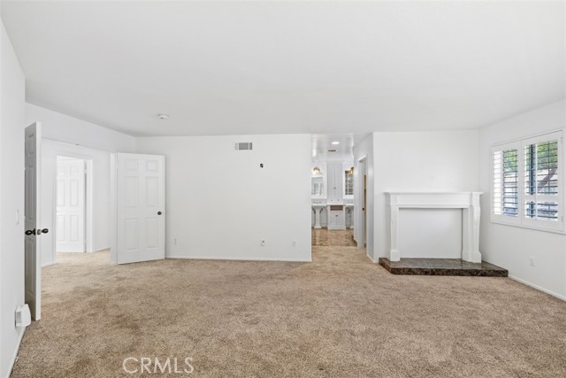 1072 Pan Ct., Thousand Oaks CA: https://media.crmls.org/medias/b139465a-025c-40a5-8e43-37d602ee3f76.jpg