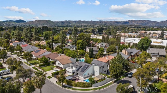 22835 Styles Street, Woodland Hills CA: https://media.crmls.org/medias/b139cb44-3b52-4b8e-951d-efcd6aafc9f6.jpg