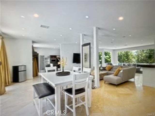 Detail Gallery Image 22 of 25 For 5353 Shirley, Tarzana,  CA 91356 - 5 Beds | 4 Baths