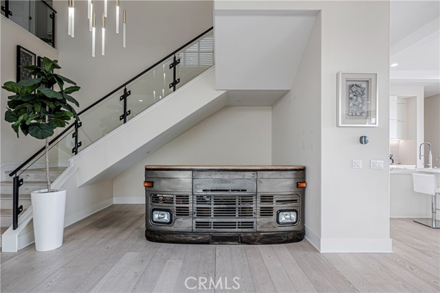 20532 W Birmingham Way, Porter Ranch CA: https://media.crmls.org/medias/b13ab90a-c4fe-44c0-9fac-12da6150be01.jpg