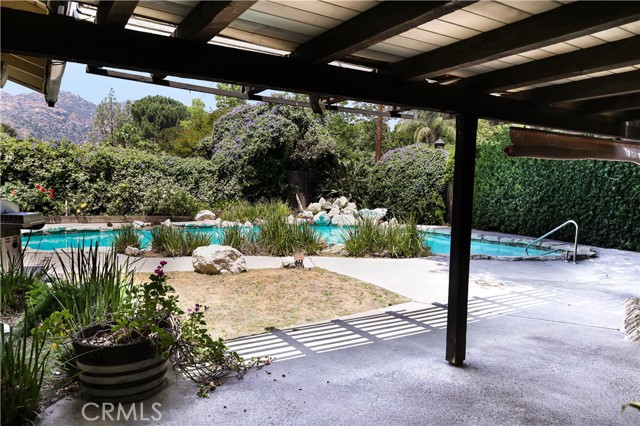Detail Gallery Image 3 of 20 For 10035 Gierson Ave, Chatsworth,  CA 91311 - 4 Beds | 3 Baths
