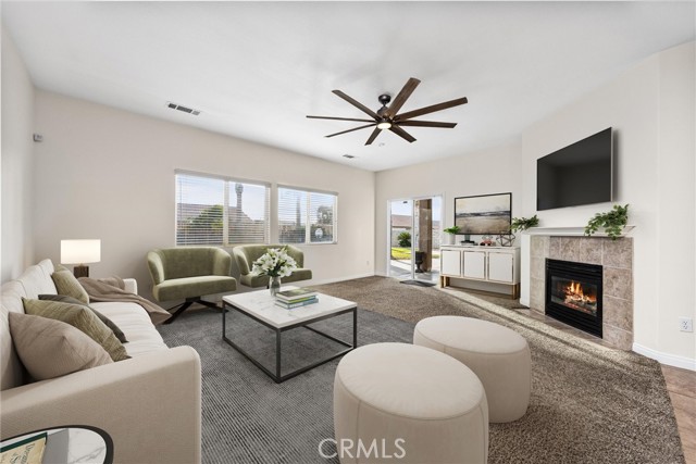 11515 Regarse, Bakersfield CA: https://media.crmls.org/medias/b13b63f2-0d1b-4a52-9f4f-648aa9e87e1d.jpg