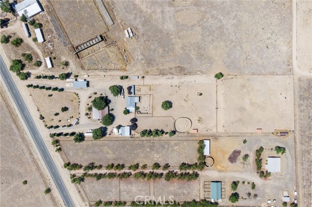 4333 Highway 33, New Cuyama CA: https://media.crmls.org/medias/b13b66a2-bae7-4073-9f46-ff6abe8fc2ec.jpg