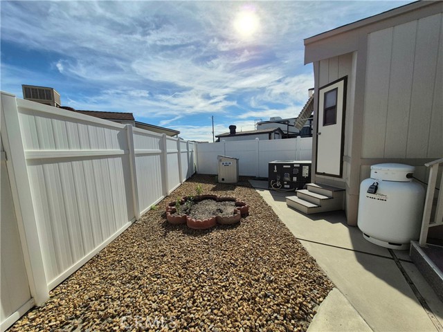 Detail Gallery Image 4 of 12 For 1295 S Cawston, Hemet,  CA 92545 - 1 Beds | 1 Baths