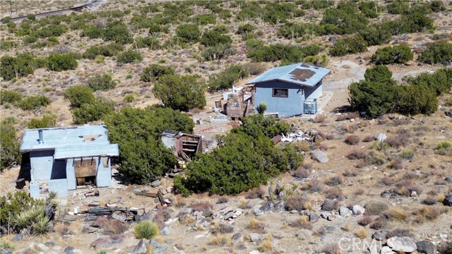 1 Silver Creek Road, Lucerne Valley CA: https://media.crmls.org/medias/b13c2057-8921-4658-a8e8-184895e3c164.jpg