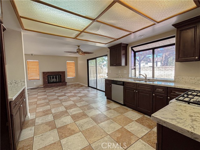 39360 Longhorn Court, Palmdale CA: https://media.crmls.org/medias/b13c9c15-627f-444e-97fe-3fcc0aea9fc9.jpg