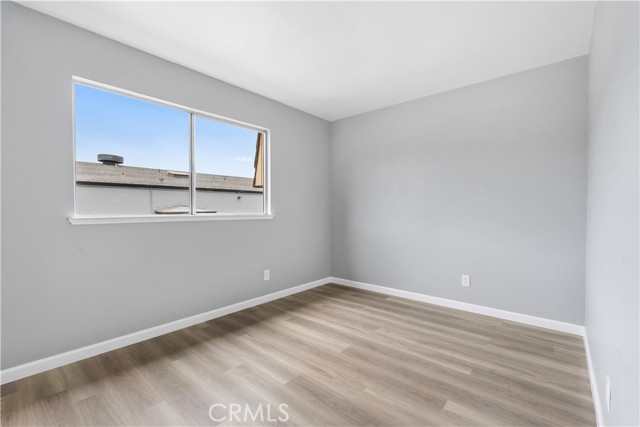 Photo #12: CRPW25168663 Listing: Photo #12