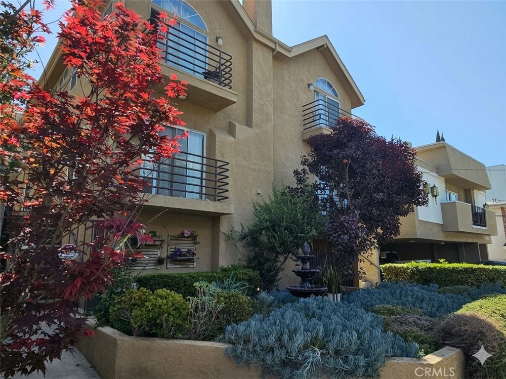 1416 N Vista