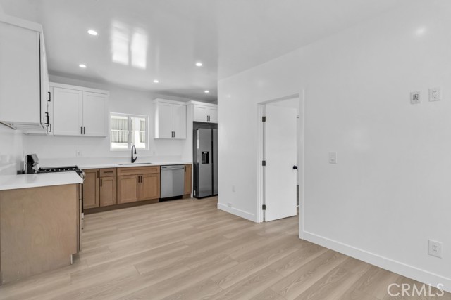 629 Olive Avenue, Long Beach CA: https://media.crmls.org/medias/b13e040c-1532-45e2-b866-e17207f8e585.jpg