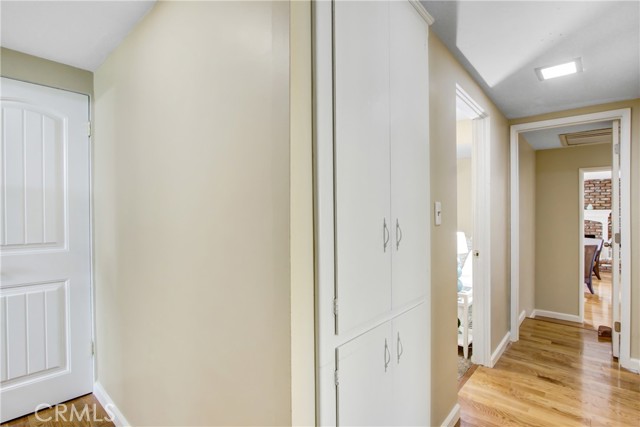 927 Alta Loma Drive, Corona CA: https://media.crmls.org/medias/b13e665a-8c9f-43c4-94b6-f9bc226251f5.jpg