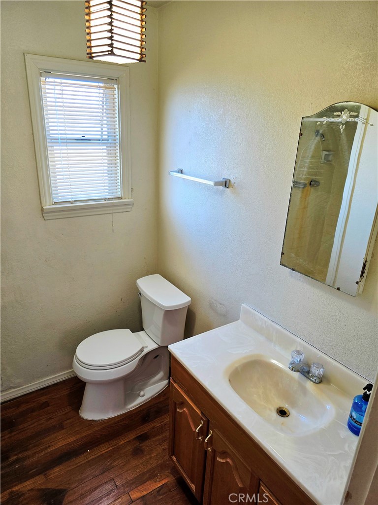 https://media.crmls.org/medias/b13e7849-e14b-4a9f-b956-8b83d714b71f.jpg?preset=X-Large