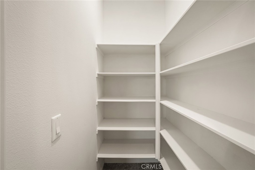https://media.crmls.org/medias/b13e8104-6574-4254-88f6-f4a40bf814b1.jpg?preset=X-Large