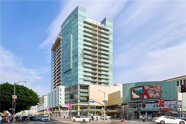 3785 Wilshire Boulevard, Los Angeles CA: https://media.crmls.org/medias/b13e8e67-09f1-4394-b0ca-7f2d9b794947.jpg