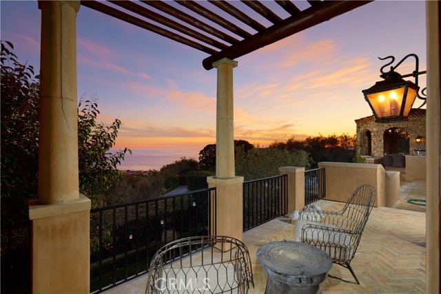 Detail Gallery Image 36 of 42 For 1302 Skyline Dr, Laguna Beach,  CA 92651 - 4 Beds | 4/1 Baths