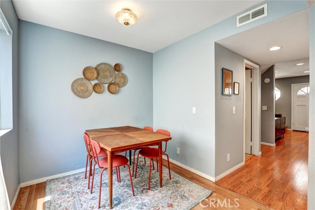 533 Walnut Avenue, Long Beach CA: https://media.crmls.org/medias/b13ec2b1-3667-4120-bb22-f636bb3e3ab2.jpg