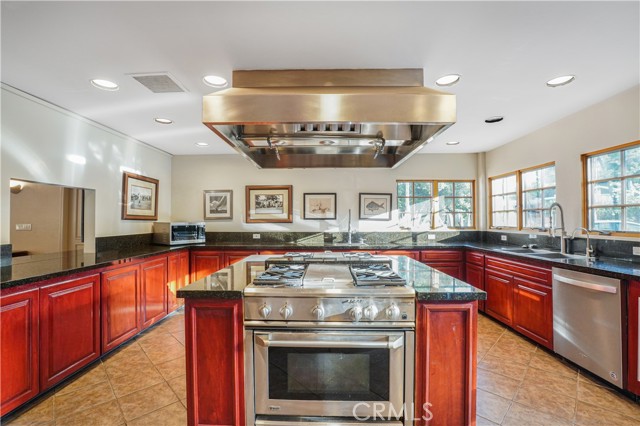 Detail Gallery Image 23 of 28 For 23777 Mulholland Hwy #9, Calabasas,  CA 91302 - 3 Beds | 2 Baths