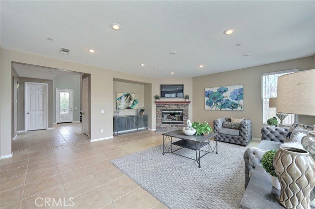 Detail Gallery Image 10 of 28 For 269 Oldenburg Ln, Norco,  CA 92860 - 5 Beds | 4 Baths