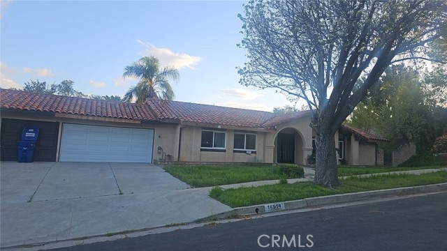 Detail Gallery Image 2 of 18 For 18914 Harnett St, Porter Ranch,  CA 91326 - 4 Beds | 2 Baths