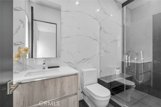 15231 Greenleaf Street, Sherman Oaks CA: https://media.crmls.org/medias/b1422ff5-caf0-4a47-8206-942f82a34a54.jpg