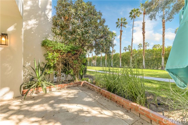 Detail Gallery Image 34 of 39 For 48792 Desert Flower, Palm Desert,  CA 92260 - 2 Beds | 2/1 Baths