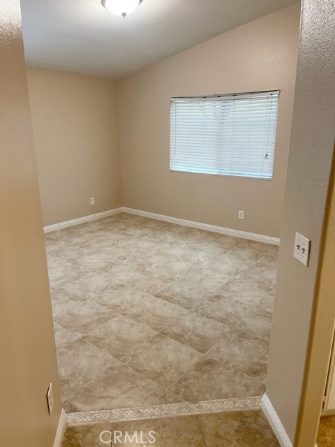 Detail Gallery Image 34 of 63 For 5220 Holstein Way, Jurupa Valley,  CA 92509 - 3 Beds | 2 Baths