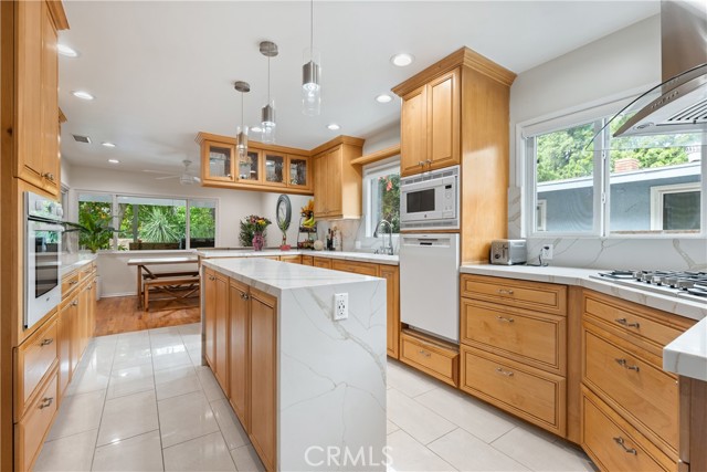 Detail Gallery Image 7 of 22 For 15936 Osborne St, North Hills,  CA 91343 - 3 Beds | 2 Baths