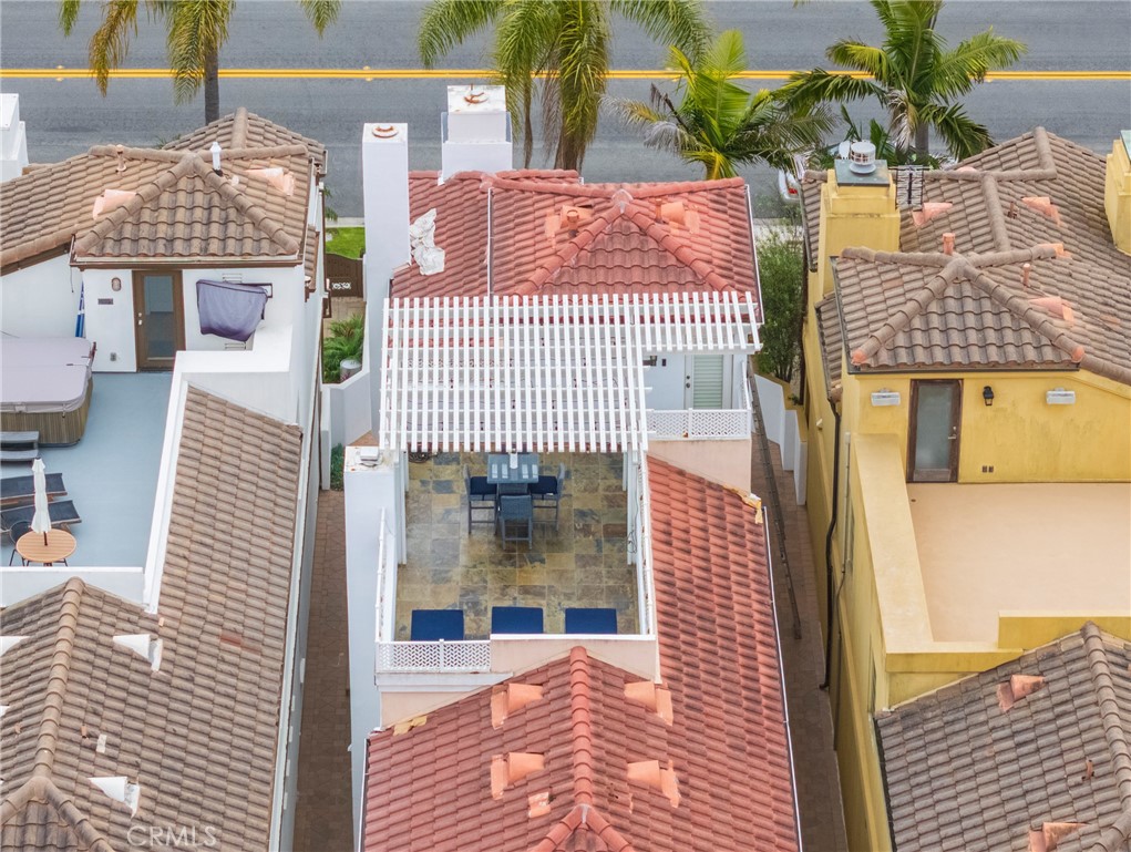 https://media.crmls.org/medias/b144322f-2f1b-40ff-9f1e-117b5aaab756.jpg?preset=X-Large