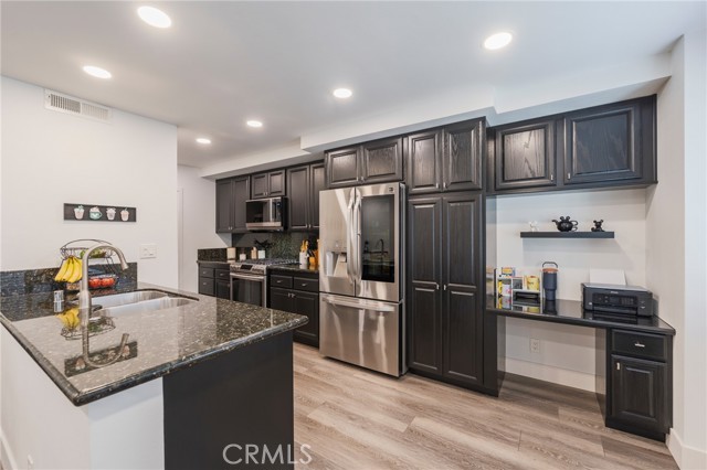 Detail Gallery Image 12 of 56 For 1016 Palo Verde, Long Beach,  CA 90815 - 2 Beds | 2/1 Baths