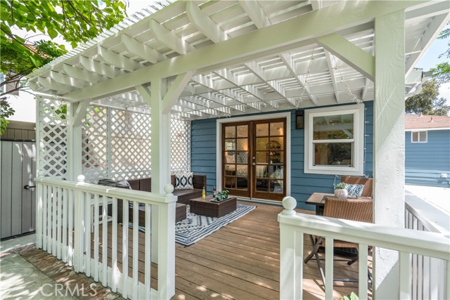 427 Stanford Road, Burbank CA: https://media.crmls.org/medias/b144d64a-33c6-42b8-ab32-3ee0d3f103b9.jpg