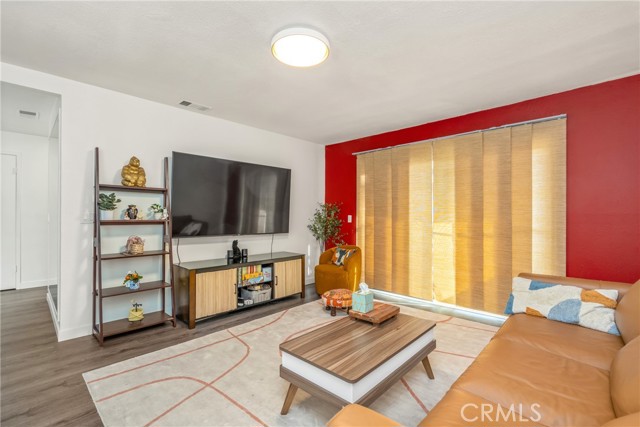 Detail Gallery Image 1 of 1 For 1335 Brentwood Cir #C,  Corona,  CA 92882 - 2 Beds | 2 Baths