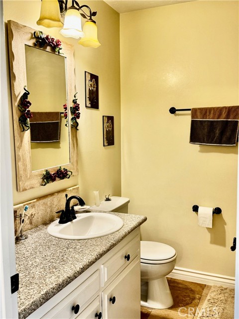 Detail Gallery Image 7 of 9 For 8151 Canby Ave #4,  Reseda,  CA 91335 - 1 Beds | 1 Baths