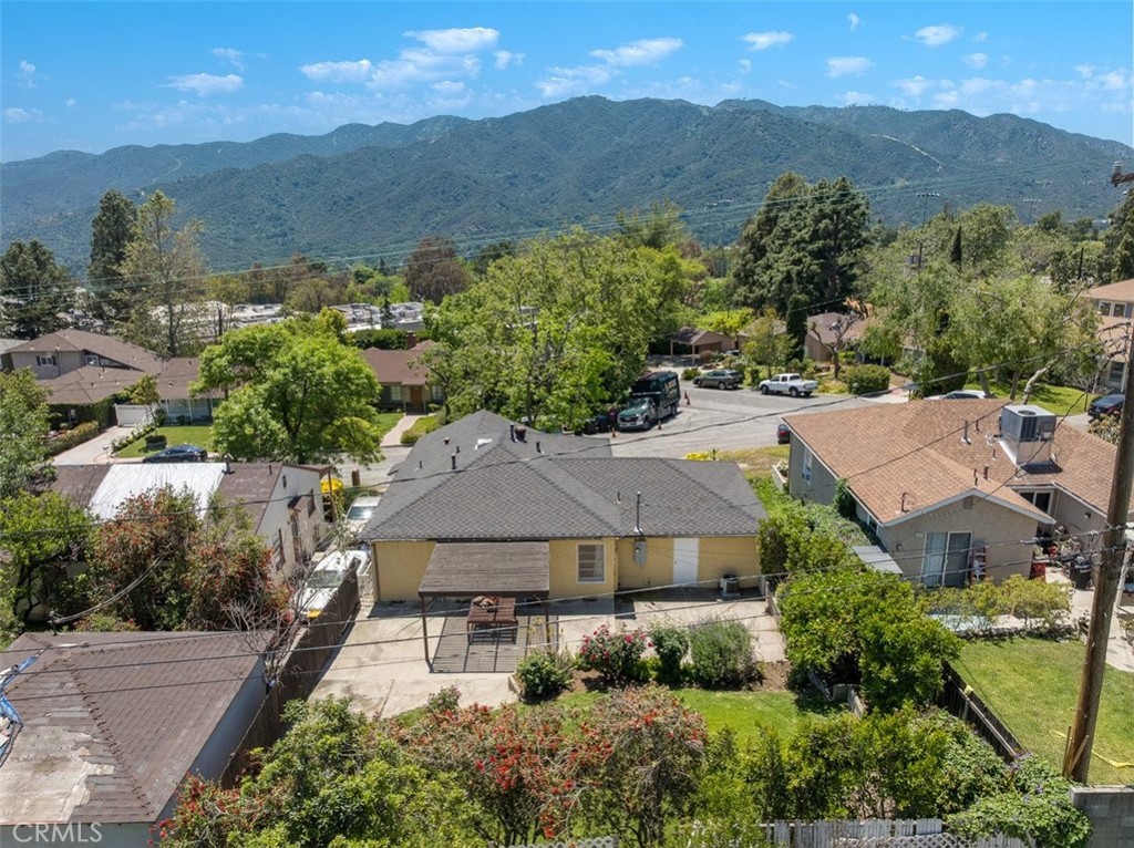 https://media.crmls.org/medias/b146592a-6fc1-4981-a157-6c18974dcbce.jpg?preset=X-Large