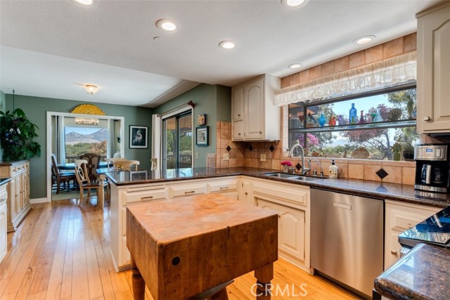 Detail Gallery Image 16 of 47 For 1960 Andre Ave, Los Osos,  CA 93402 - 3 Beds | 3 Baths