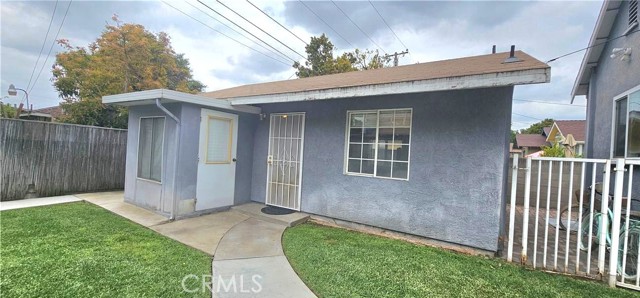 630 King street, Monrovia CA: https://media.crmls.org/medias/b146b38f-bc98-493d-9858-84ac348d14b1.jpg