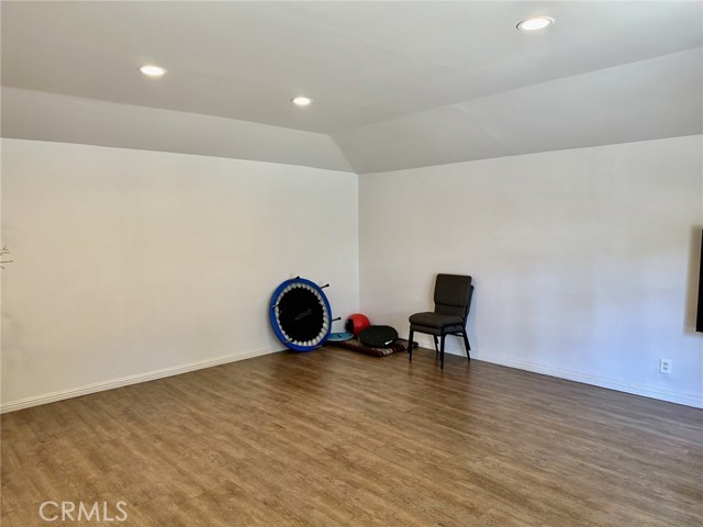 Detail Gallery Image 24 of 28 For 4515 Sherman Oaks Ave, Sherman Oaks,  CA 91403 - 3 Beds | 2/1 Baths