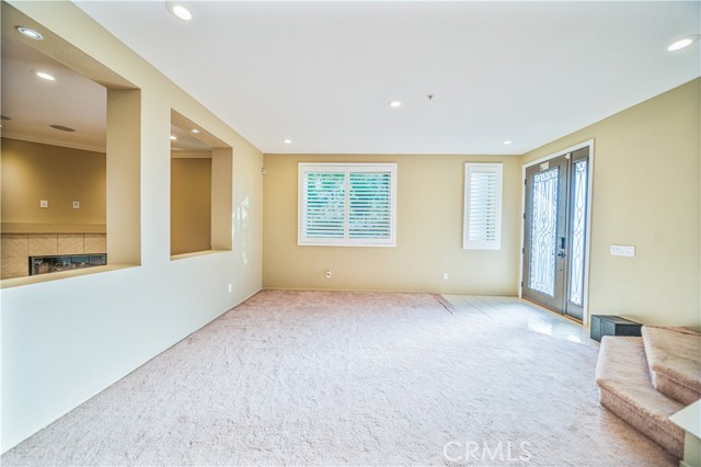 Detail Gallery Image 6 of 44 For 5569 Spur Ct, Fontana,  CA 92336 - 4 Beds | 2/1 Baths