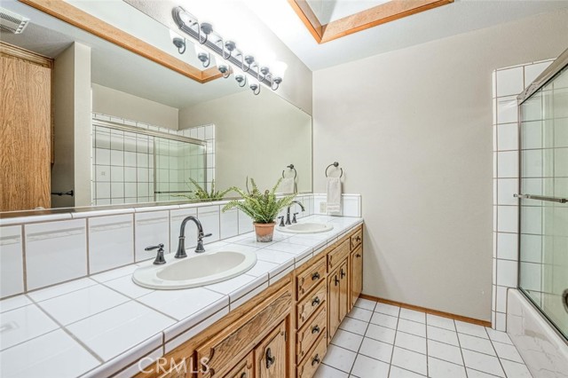 6442 N Gentry Avenue, Fresno CA: https://media.crmls.org/medias/b1476e7e-4556-41ba-93d7-d8bd8cadc05f.jpg