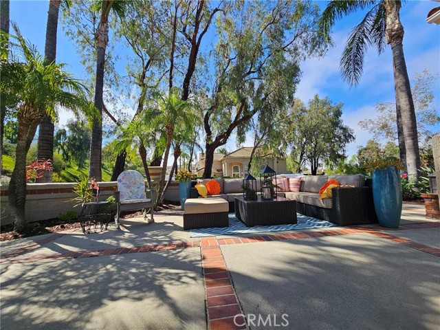 21351 Birdhollow Drive, Rancho Santa Margarita CA: https://media.crmls.org/medias/b1484479-a009-45b4-9de4-22e19642bf3f.jpg