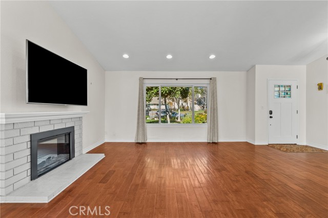 Detail Gallery Image 9 of 40 For 17050 Canvas, Canyon Country,  CA 91387 - 4 Beds | 2 Baths