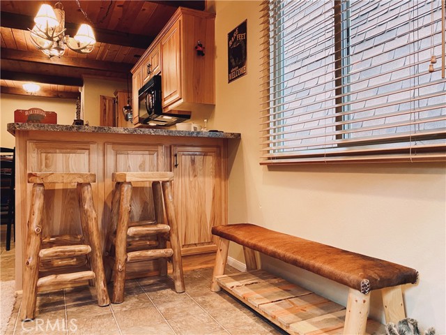 Detail Gallery Image 5 of 11 For 821 W Rainbow Bld, Big Bear City,  CA 92314 - 2 Beds | 1 Baths