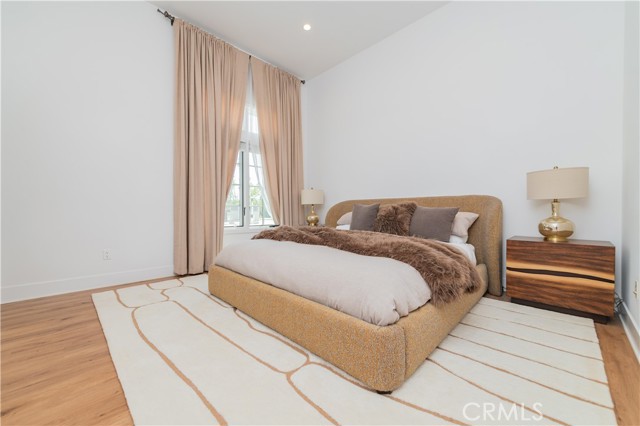 288 S Oakland Ave, Pasadena CA: https://media.crmls.org/medias/b14bac05-b321-40f3-b47a-194b4543a00b.jpg