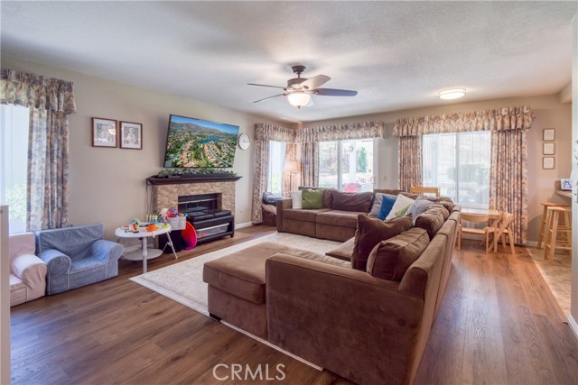 Detail Gallery Image 13 of 30 For 23903 Creekwood Dr, Moreno Valley,  CA 92557 - 4 Beds | 2/1 Baths