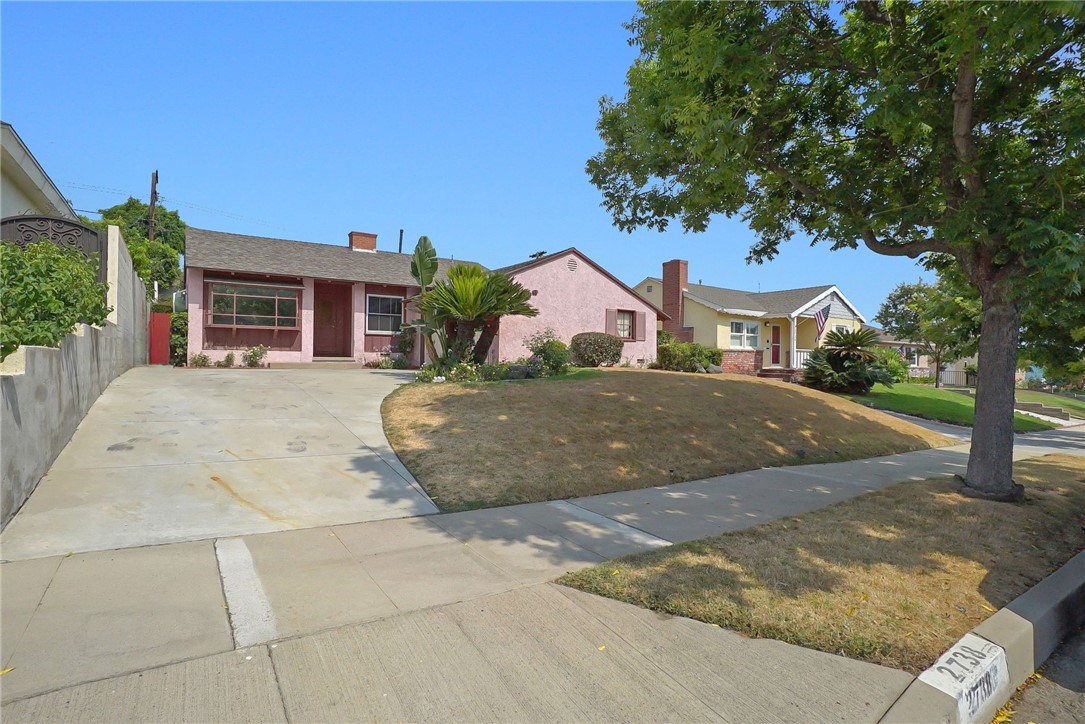 Detail Gallery Image 1 of 1 For 2738 N Brighton St, Burbank,  CA 91504 - 3 Beds | 2 Baths