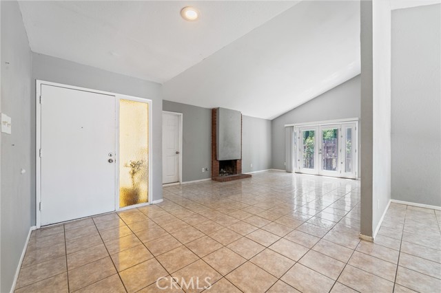 4005 Joelton Drive, Agoura Hills CA: https://media.crmls.org/medias/b14c796f-7fd7-4c9d-8762-3b425142dec5.jpg
