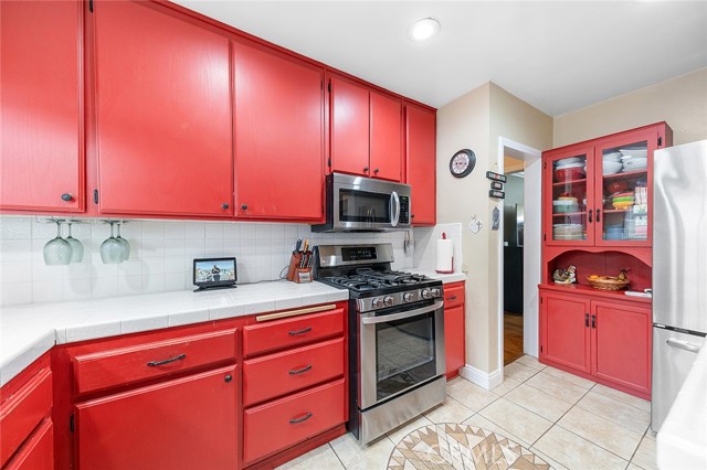 4303 E De Ora Way, Long Beach CA: https://media.crmls.org/medias/b14cb27d-3b8f-487a-bdb9-79df626bf69c.jpg