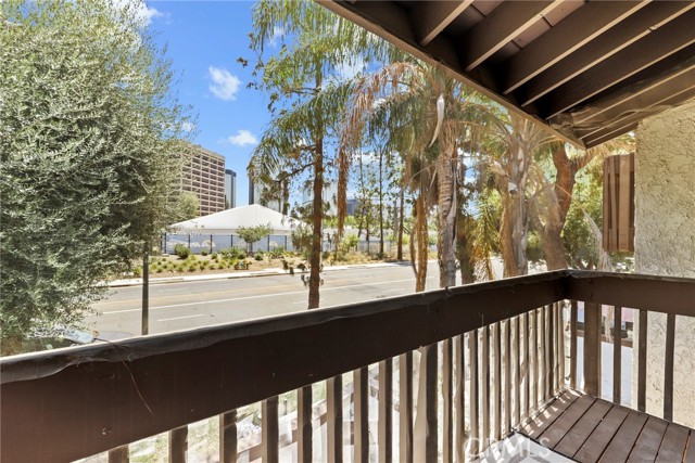 Detail Gallery Image 17 of 24 For 21535 Erwin St #131,  Woodland Hills,  CA 91367 - 2 Beds | 2 Baths