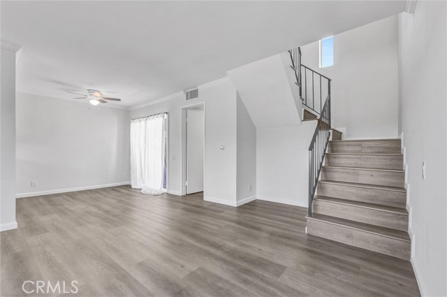 Detail Gallery Image 5 of 28 For 250 W Spazier Ave #209,  Burbank,  CA 91502 - 2 Beds | 2/1 Baths