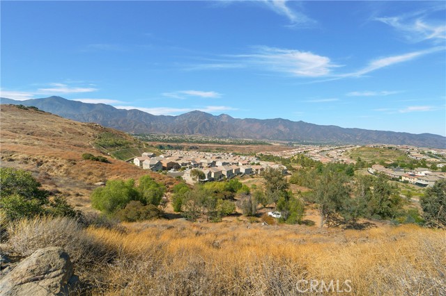 11085 Canyon Circle, Corona CA: https://media.crmls.org/medias/b14e758f-ed55-46e2-acf5-c009475ca079.jpg